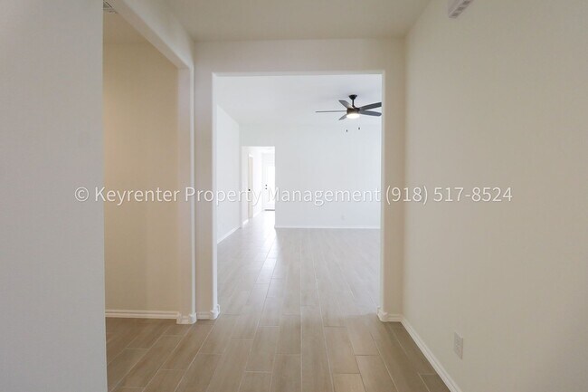 Building Photo - 3 Bed | 2 Bath in Owasso!