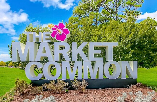 Building Photo - Upscale Townhome in Market Common! MOVE-IN READY!