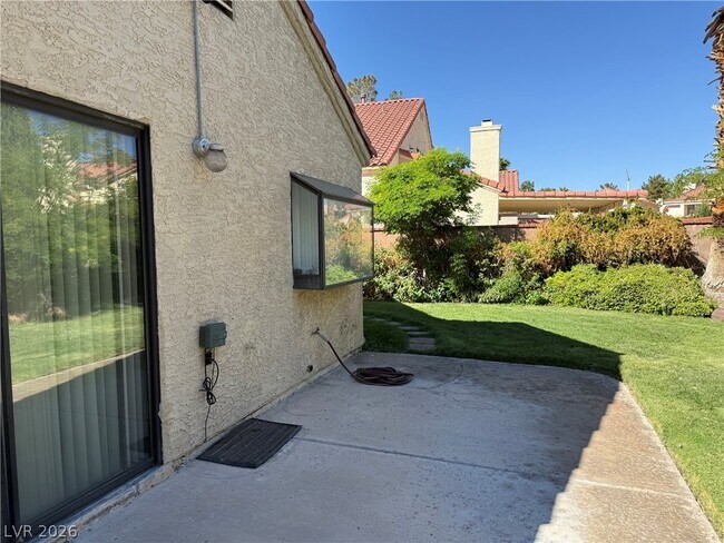Building Photo - 2716 Lovington Dr