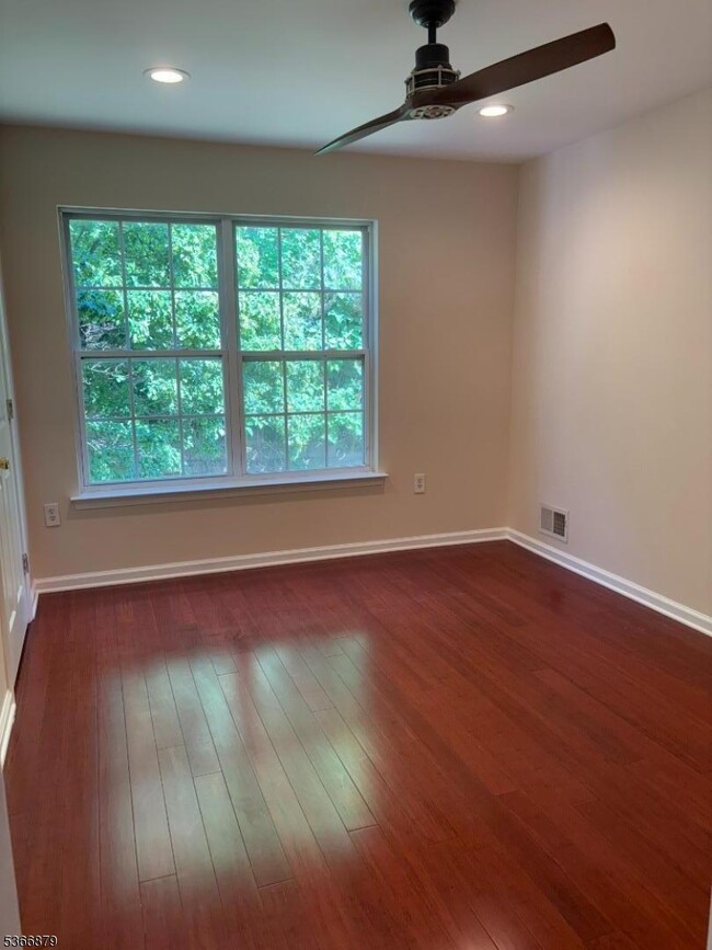 Building Photo - 312 Winding Hill Dr