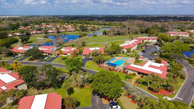 Building Photo - 8545 Casa Del Lago