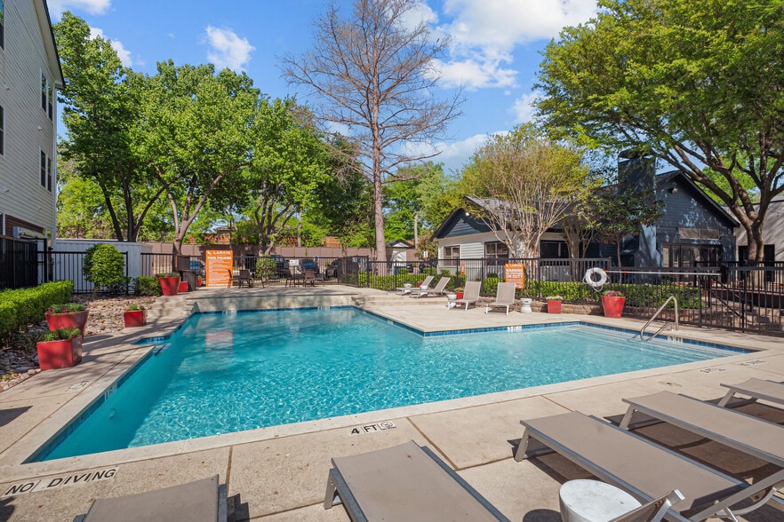 Primary Photo - Larkin Apartment Homes