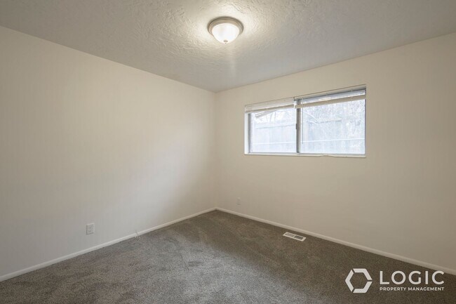 Building Photo - 3151 Quincy Ave