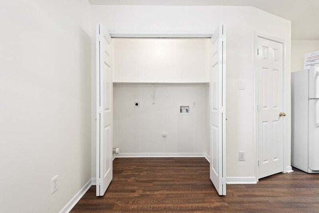 Building Photo - 2135 Aruba Calle