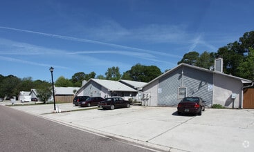 Building Photo - Indian Lakes Apartments