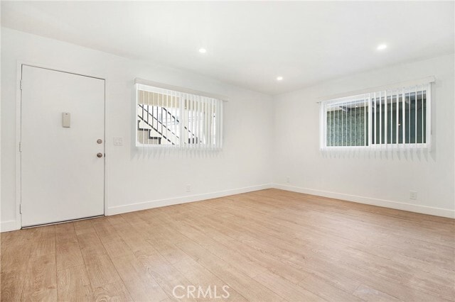 Building Photo - 1322 E 3rd St