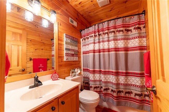 Building Photo - 105 Cedar Cove