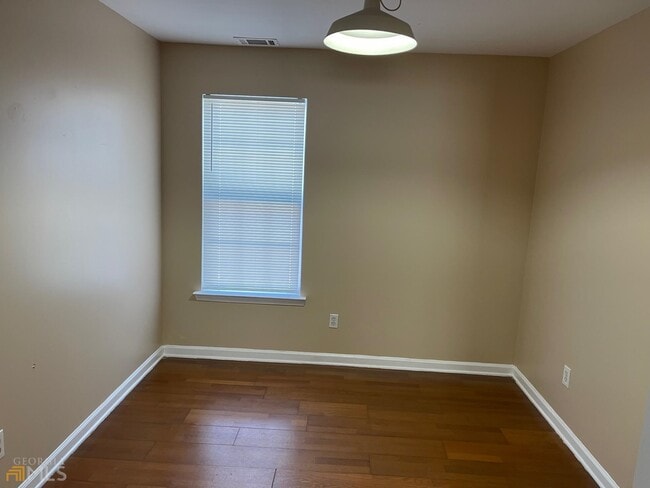 Building Photo - 440 Woodlawn Ave NW