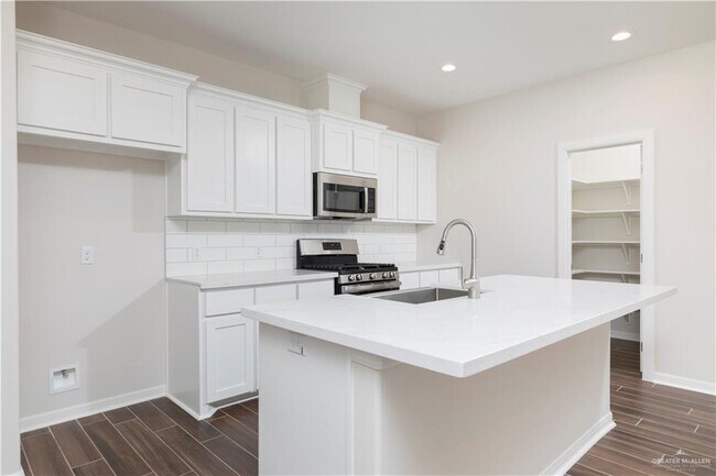 Building Photo - 13824 Belle Ct