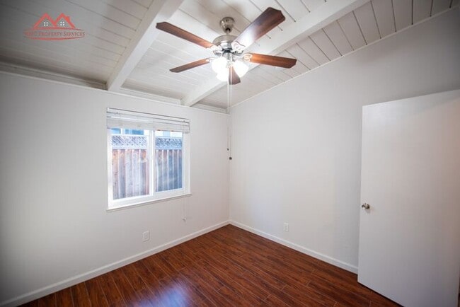 Building Photo - 855 Rorke Way