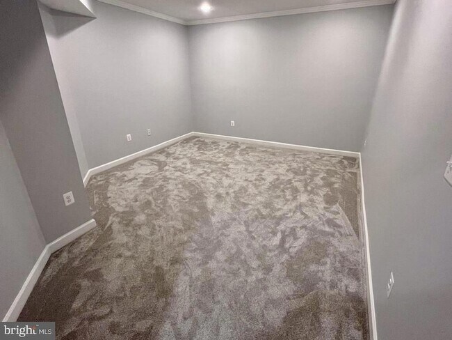 Building Photo - 42403 Pine Forest Dr