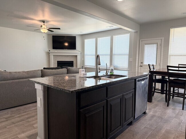 Building Photo - 7104 Thomas Paine Rd