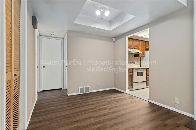 Building Photo - 6871 Countrywoods Cir