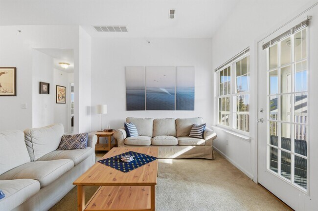 Building Photo - 2233 S Main St