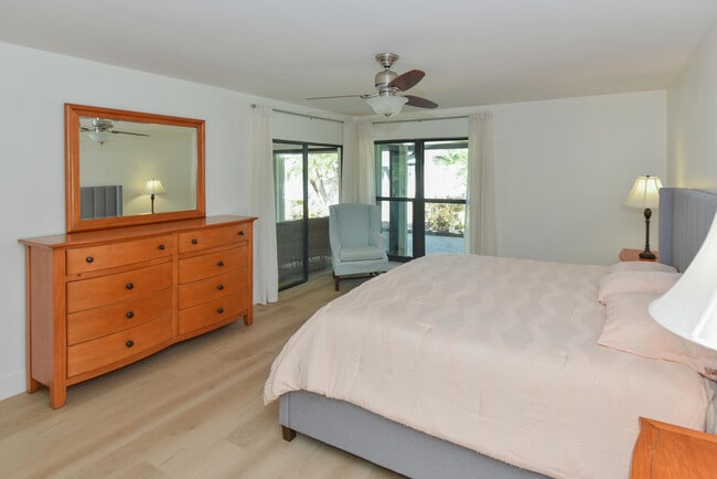 Building Photo - 1469 Vía Privada