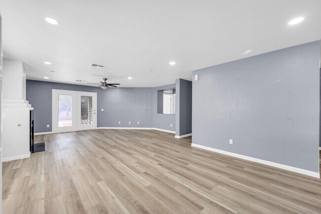Building Photo - 1125 E Milada Dr