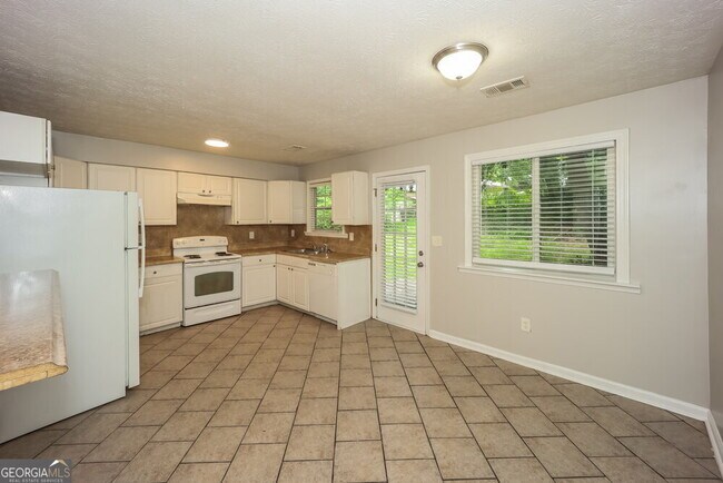 Building Photo - 5539 Hall Cir