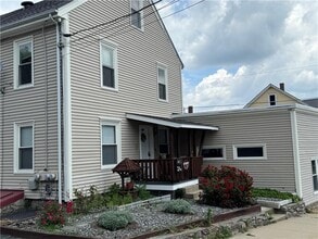 Building Photo - 107 Mt St Charles Ave