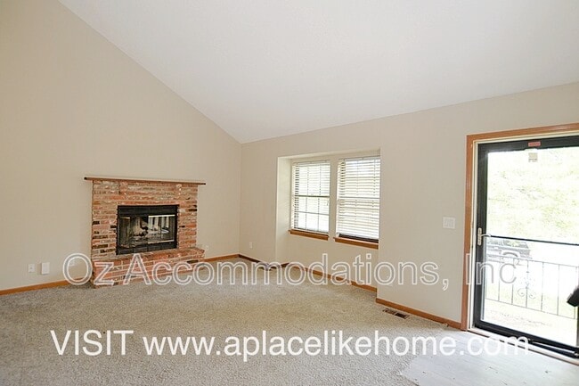 Building Photo - 8503 Sarah Ln