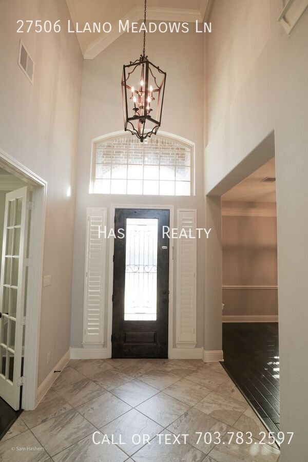 Building Photo - 27506 Llano Meadows Ln