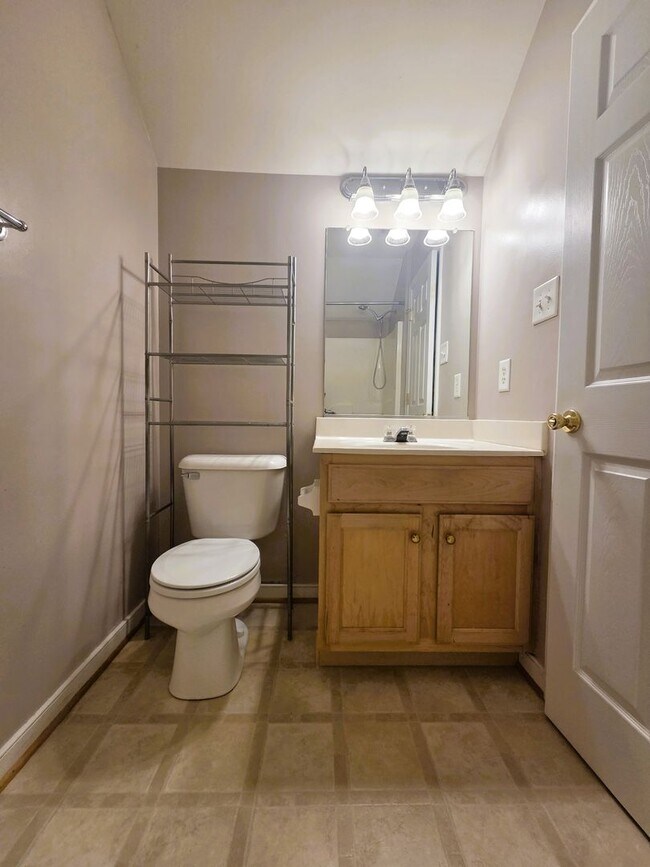 Building Photo - Stately brick front contemporary on huge c...