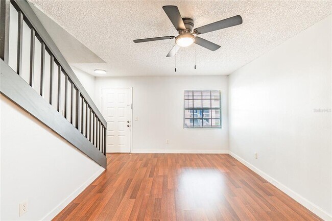 Building Photo - 4907 W McElroy Ave