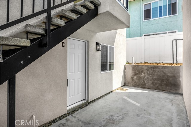 Building Photo - 102 E Avenida San Gabriel