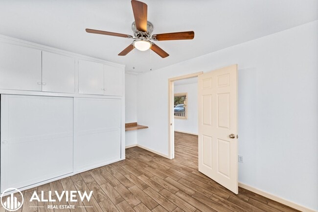 Building Photo - Beautifully Updated 1 Bed/1 Bath Single-Fa...