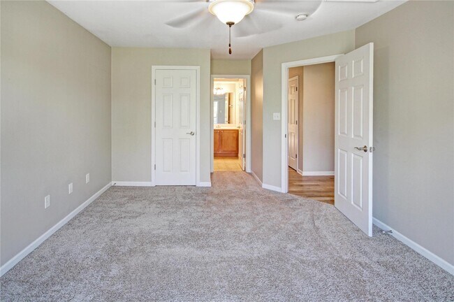 Building Photo - 310 Stonewall Creek Dr