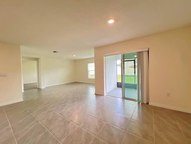 Building Photo - Beautiful, One-of-a-Kind 4-Bed, 3-Bath Hom...