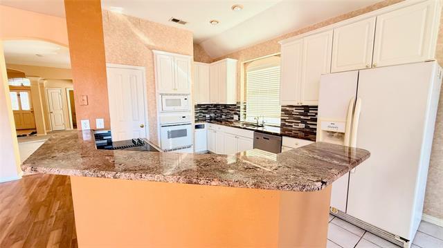 Building Photo - 9312 Vista Cir