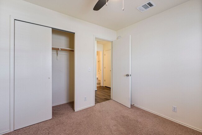 Building Photo - Charming 3 bedroom, 2 bathroom home in Kyle!!!