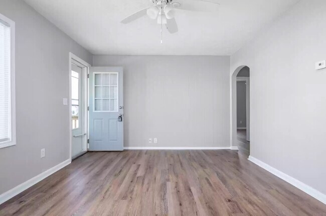 Front living room - 2112 N Hollywood Ave