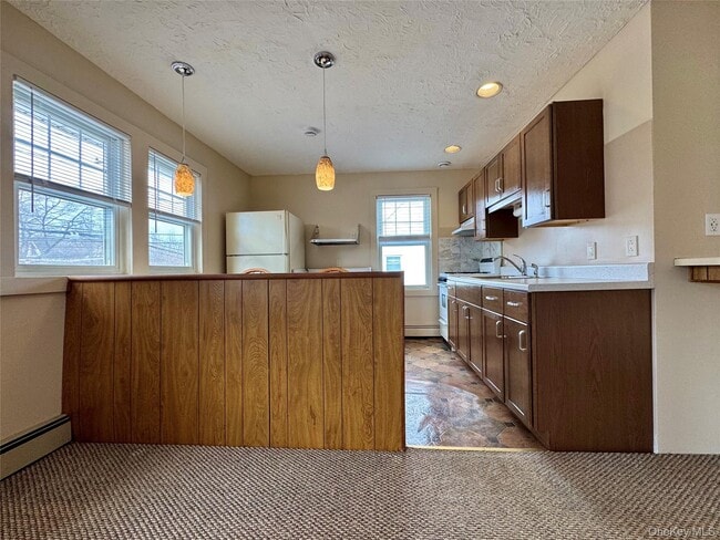 Building Photo - 99 Jerusalem Ave