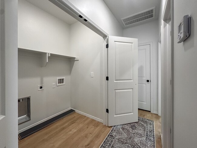 Building Photo - Glenhaven Townhomes