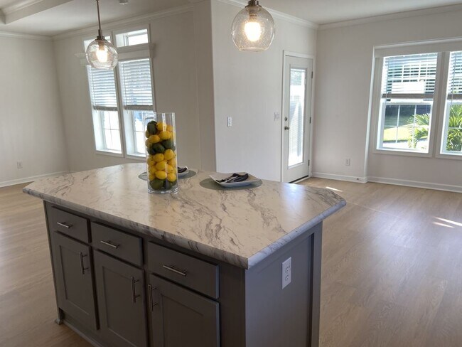 Building Photo - 102 Congress St