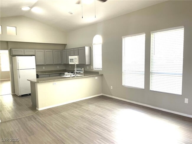 Building Photo - 564 Pomerol Ave