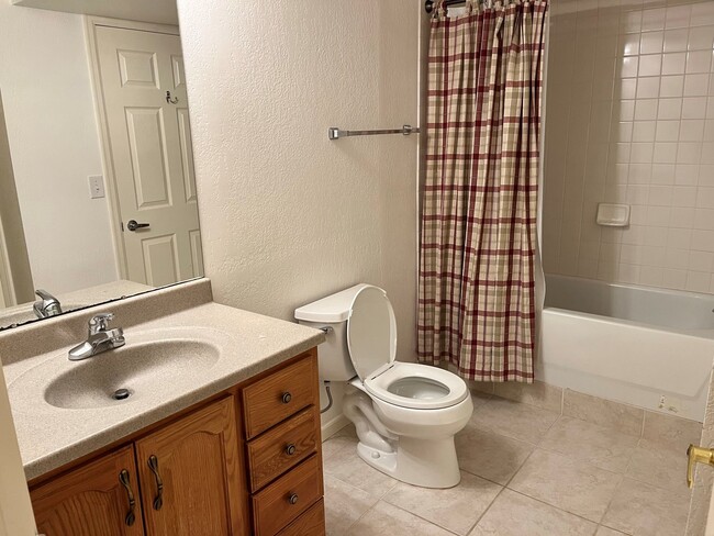 Basement bath - 2797 Whitetail Cir