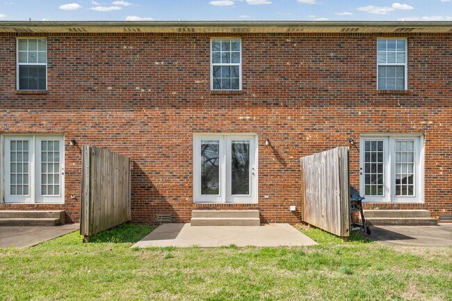 Building Photo - 280 Timber Ct Dr