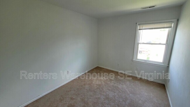 Building Photo - 1593 Sword Dancer Dr