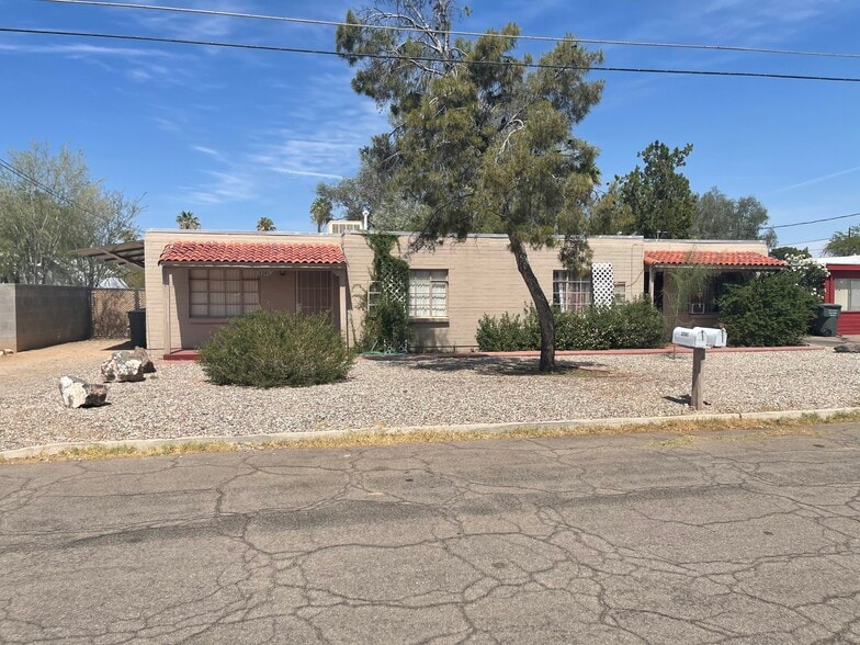 Primary Photo - 3241 N Anderson Dr