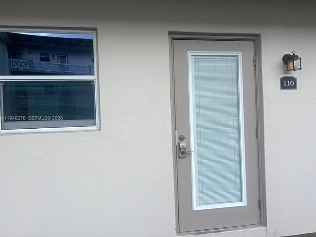 Building Photo - 5181 W Oakland Park Blvd