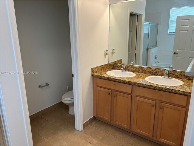 Building Photo - 1424 SW 147th Ave