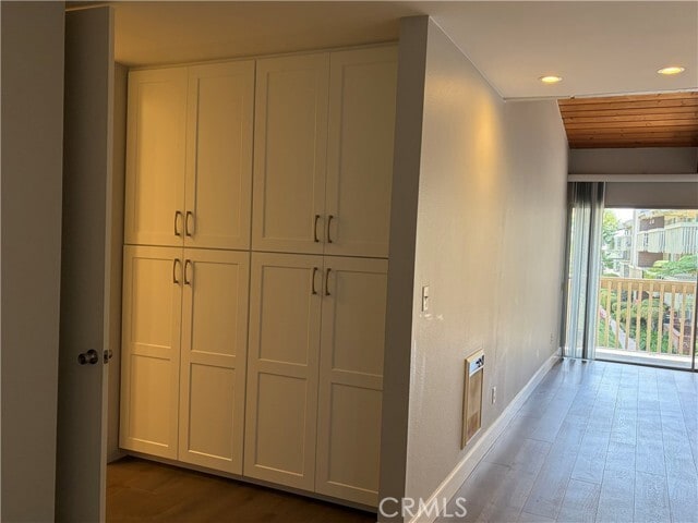 Building Photo - 6542 Ocean Crest Dr