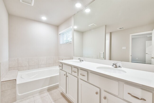 Building Photo - 133 S Timber Top Dr