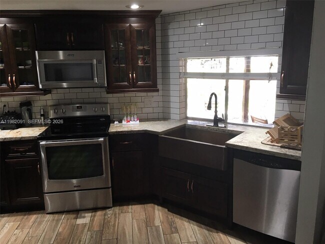 Building Photo - 8421 SW 28th St