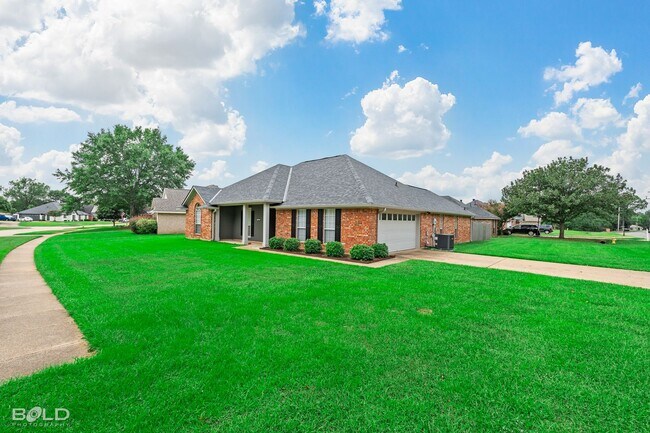Building Photo - Check Out this 3 bed 2 bath in Bossier!!