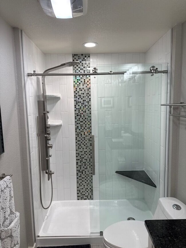 Building Photo - Studio with Den in Private Arvada Home