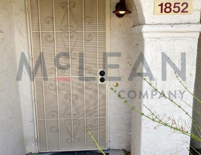 Building Photo - Two-Bedroom Townhome with Garage!