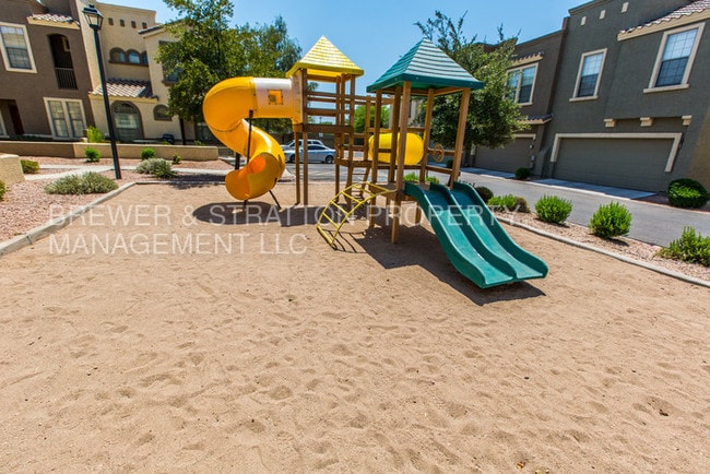 Building Photo - 6710 E University Dr